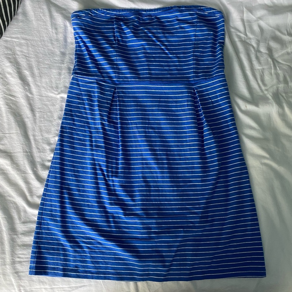 Stretchy strapless dress